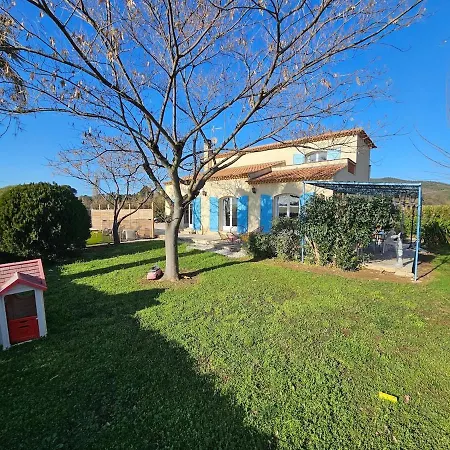 Typique Entre Terre Et *