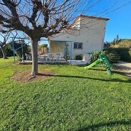 Typique Entre Terre Et