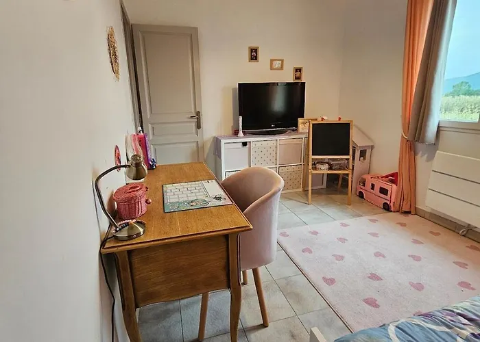 Villa Typique Entre Terre Et