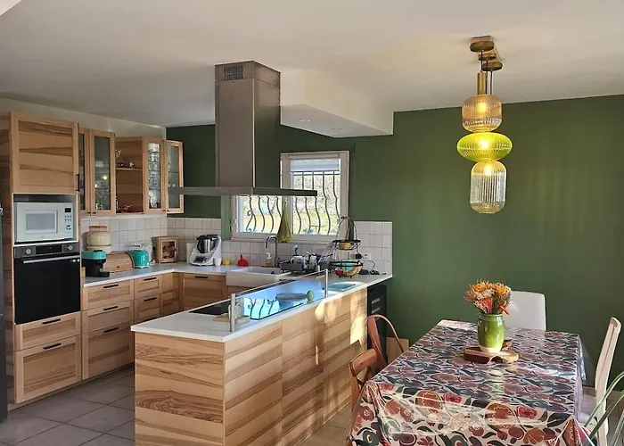 Typique Entre Terre Et Villa Hyères