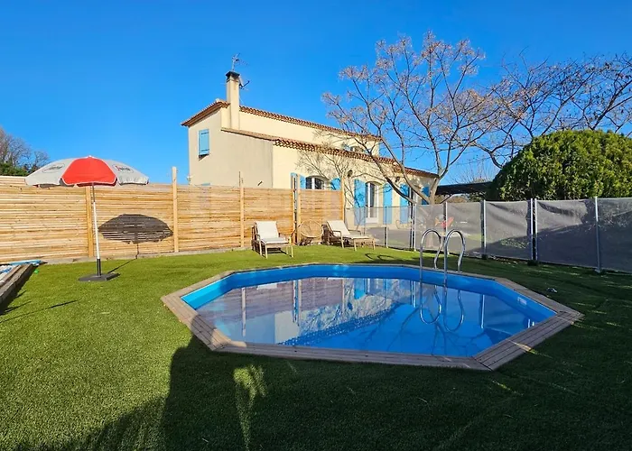 Typique Entre Terre Et Villa