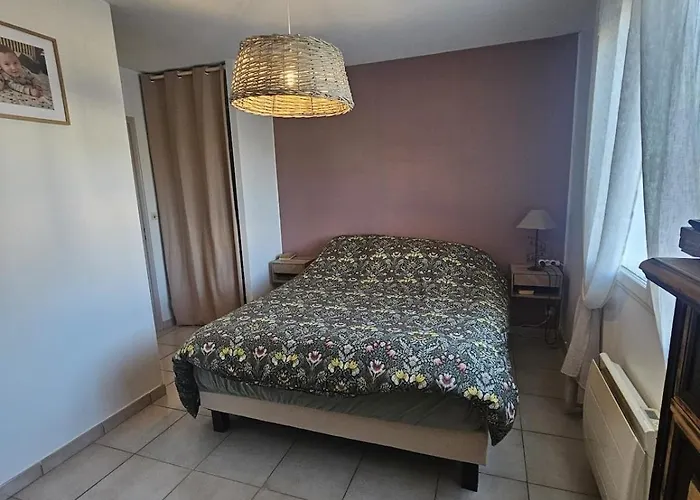 Villa Typique Entre Terre Et *