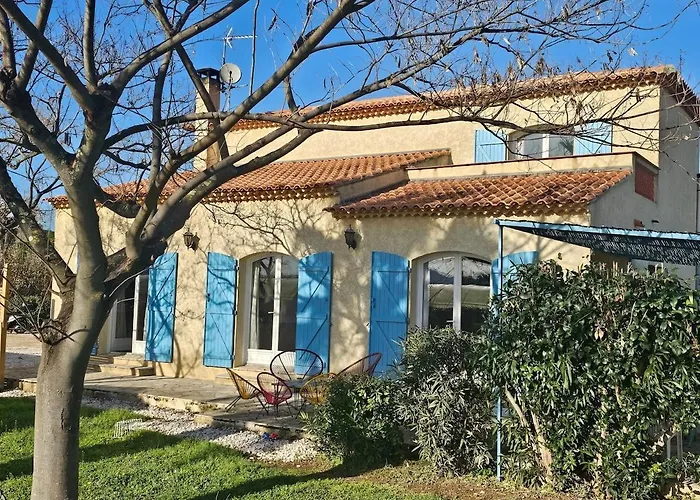 Typique Entre Terre Et Villa Hyères