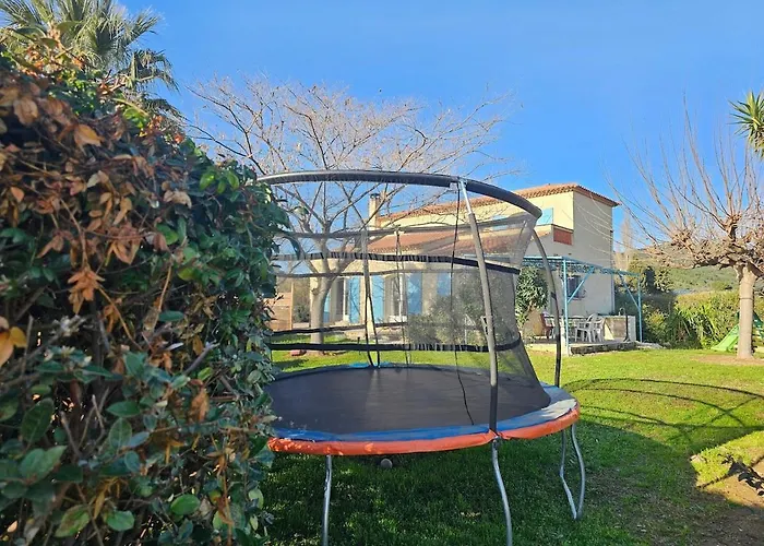 Typique Entre Terre Et Villa