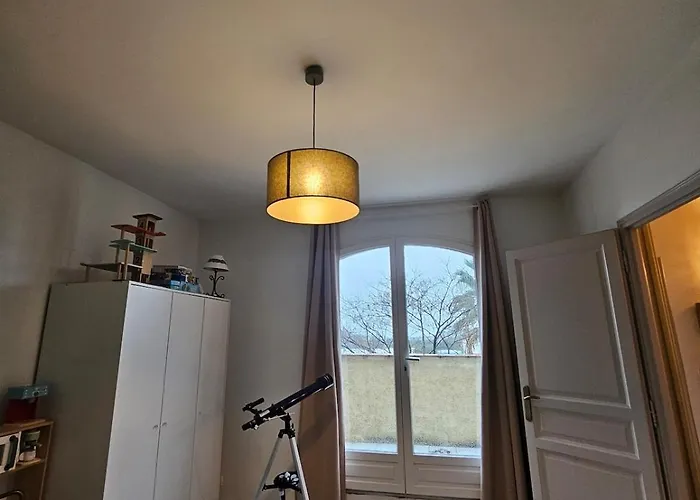 Villa Typique Entre Terre Et