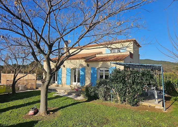 Typique Entre Terre Et