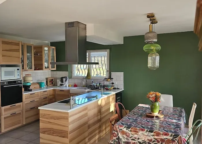 Typique Entre Terre Et Villa Hyères