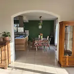 Typique Entre Terre Et Vila *